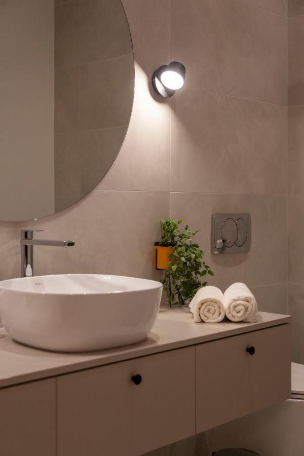 Luxurious Minimalist Residence With Sauna By Prestige Homes بودابست المظهر الخارجي الصورة