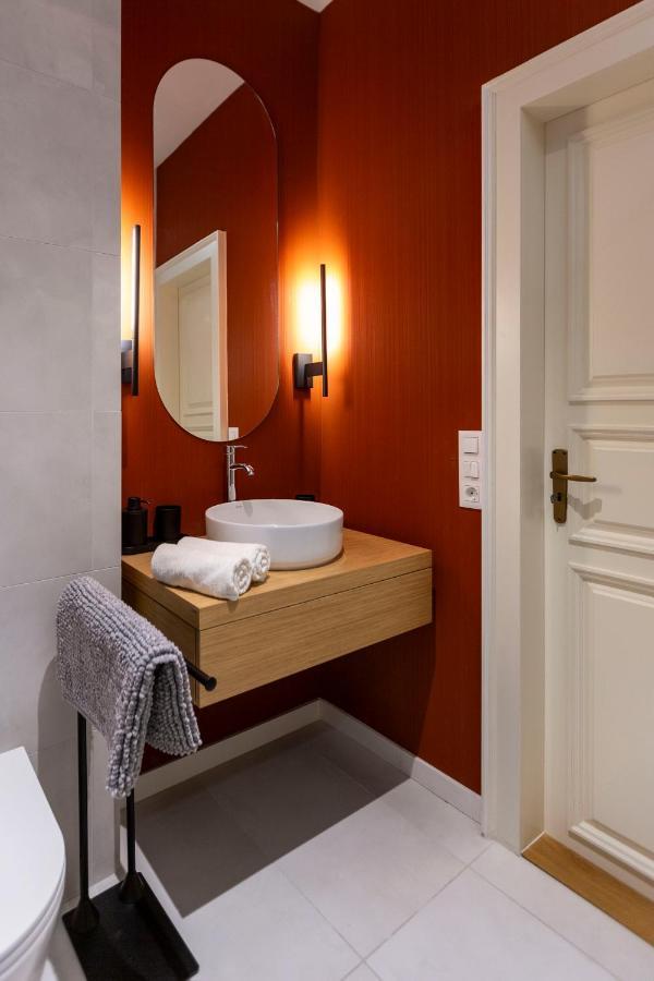 Luxurious Minimalist Residence With Sauna By Prestige Homes بودابست المظهر الخارجي الصورة