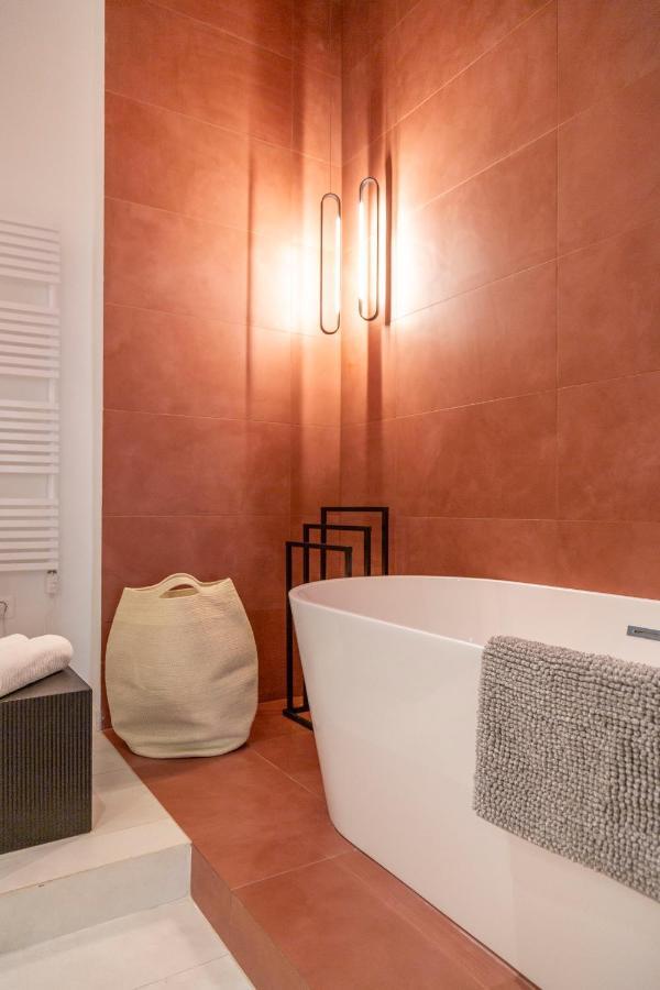 Luxurious Minimalist Residence With Sauna By Prestige Homes بودابست المظهر الخارجي الصورة