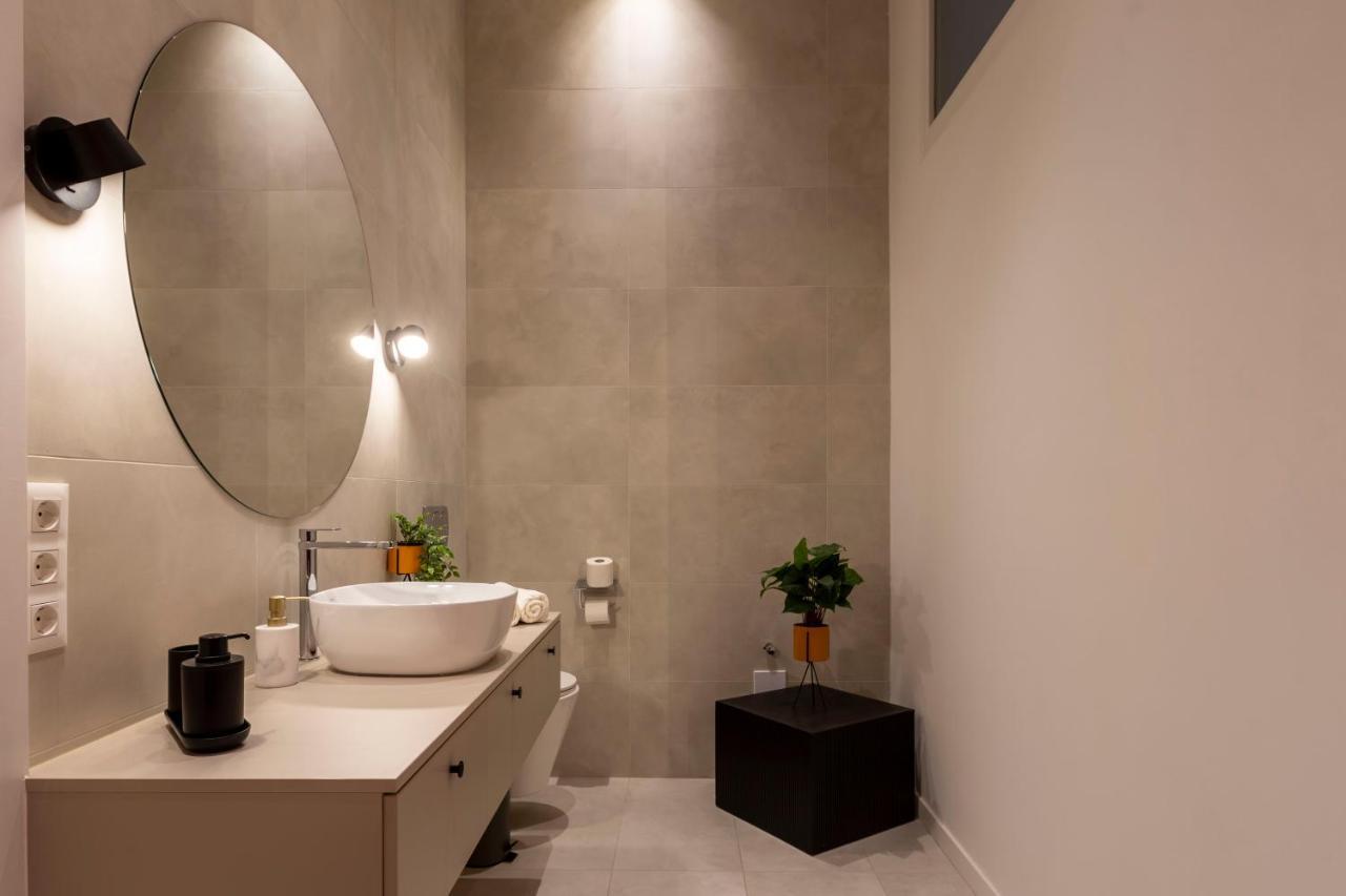 Luxurious Minimalist Residence With Sauna By Prestige Homes بودابست المظهر الخارجي الصورة